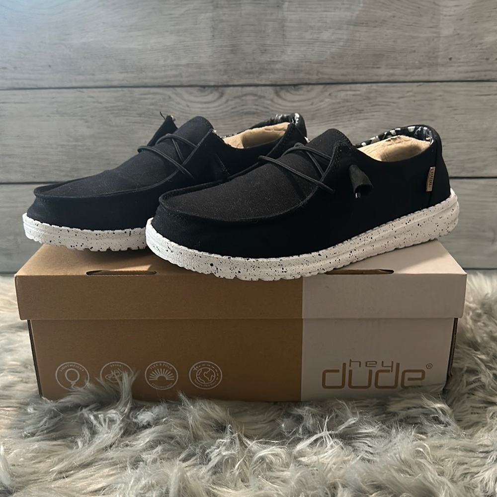 Hey Dude Wendy Basic Black Odyssey Size 6